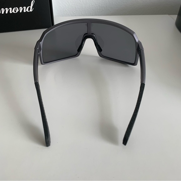 Diamond Eyewear Gray Gold Sporty Sunglasses Baseball Outdoor Fishing In Box Case - Picture 6 of 11